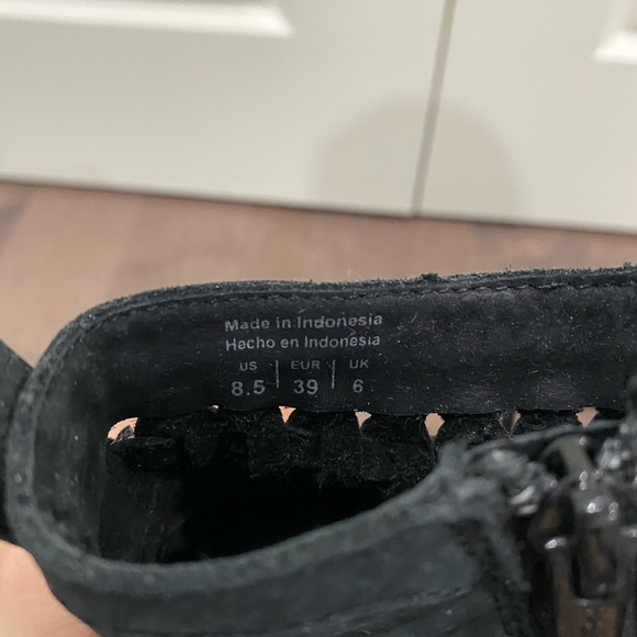 Steve Madden Boots - Picture 3 of 3